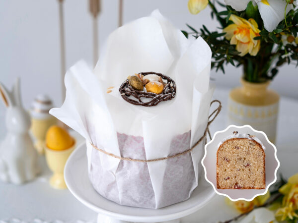 Большой кулич с клюквой и изюмом