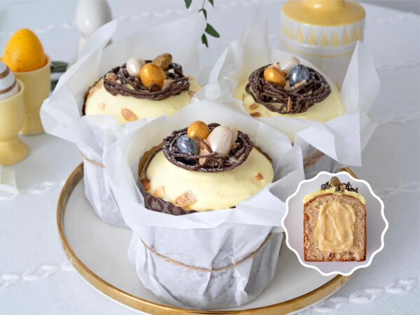 Куличи с клюквой, изюмом и ванильным кремом