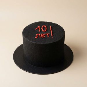 Торт на день рождения в велюре