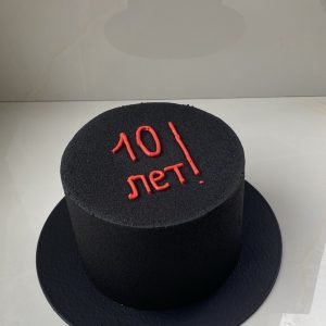 Торт на день рождения в велюре