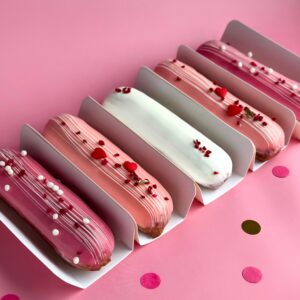 Набор эклеров на день матери с кремом маскарпоне 5 шт.