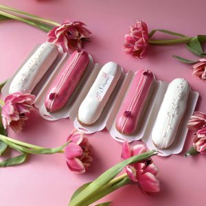 Набор эклеров на 8 марта с кремом маскарпоне 5 шт.