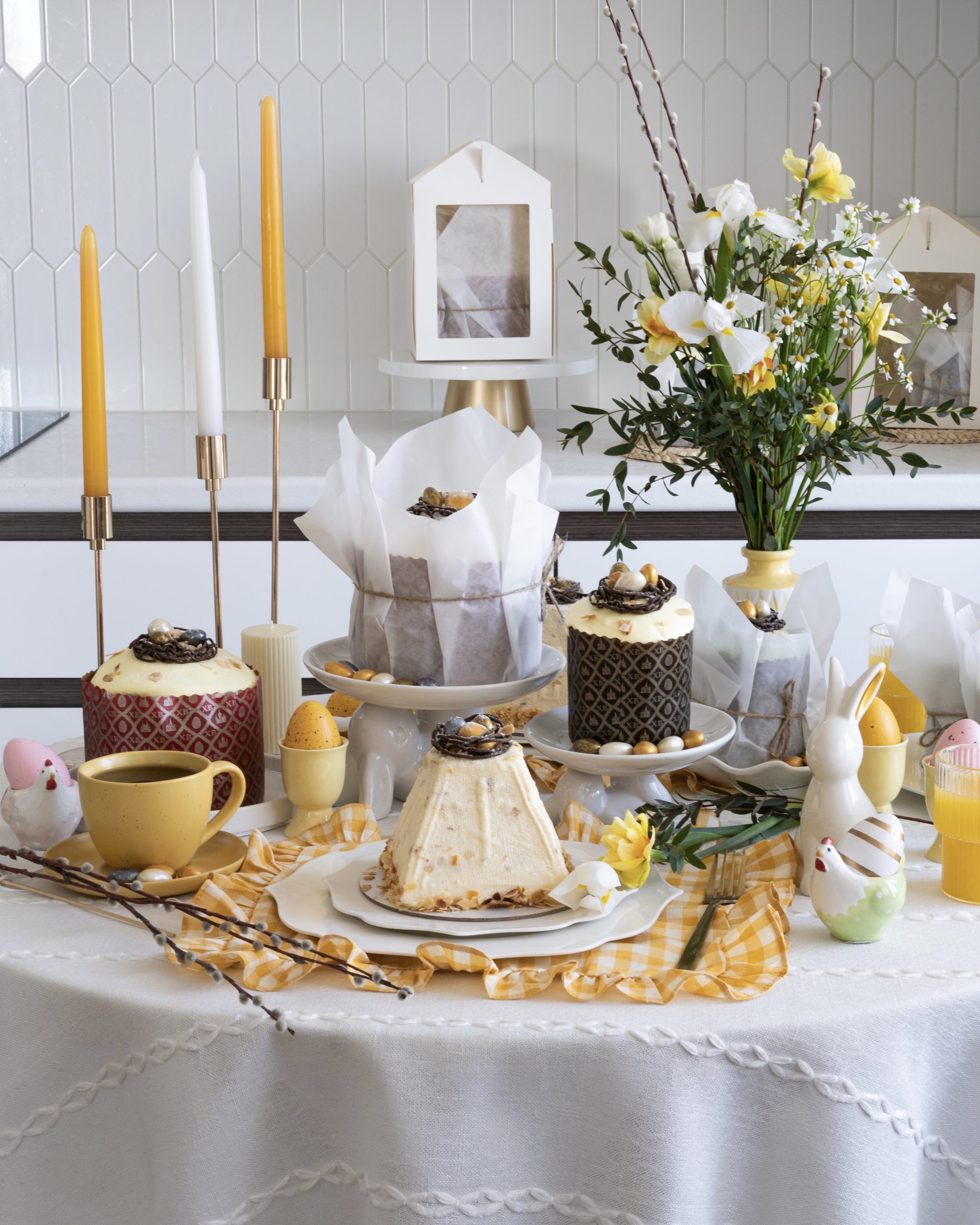 Творожная Пасха с клубничной начинкой и миндальными лепестками — изображение 4