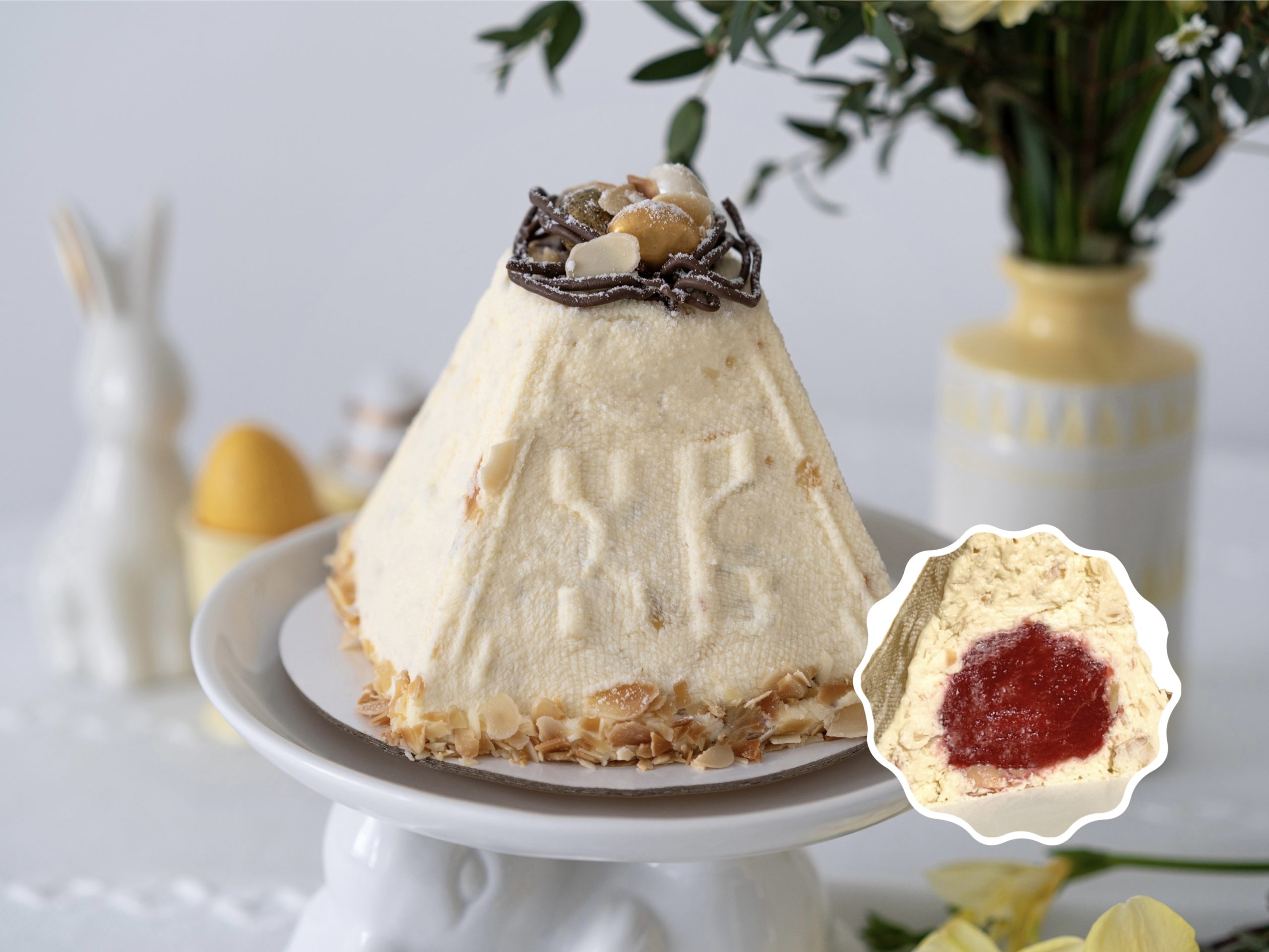 Творожная Пасха с клубничной начинкой и миндальными лепестками