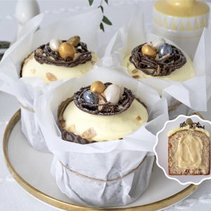 Куличи с клюквой, изюмом и ванильным кремом